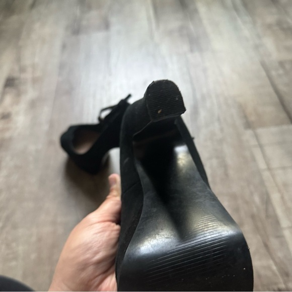 Elegant Black Peep-Toe Heels - Picture 10 of 15